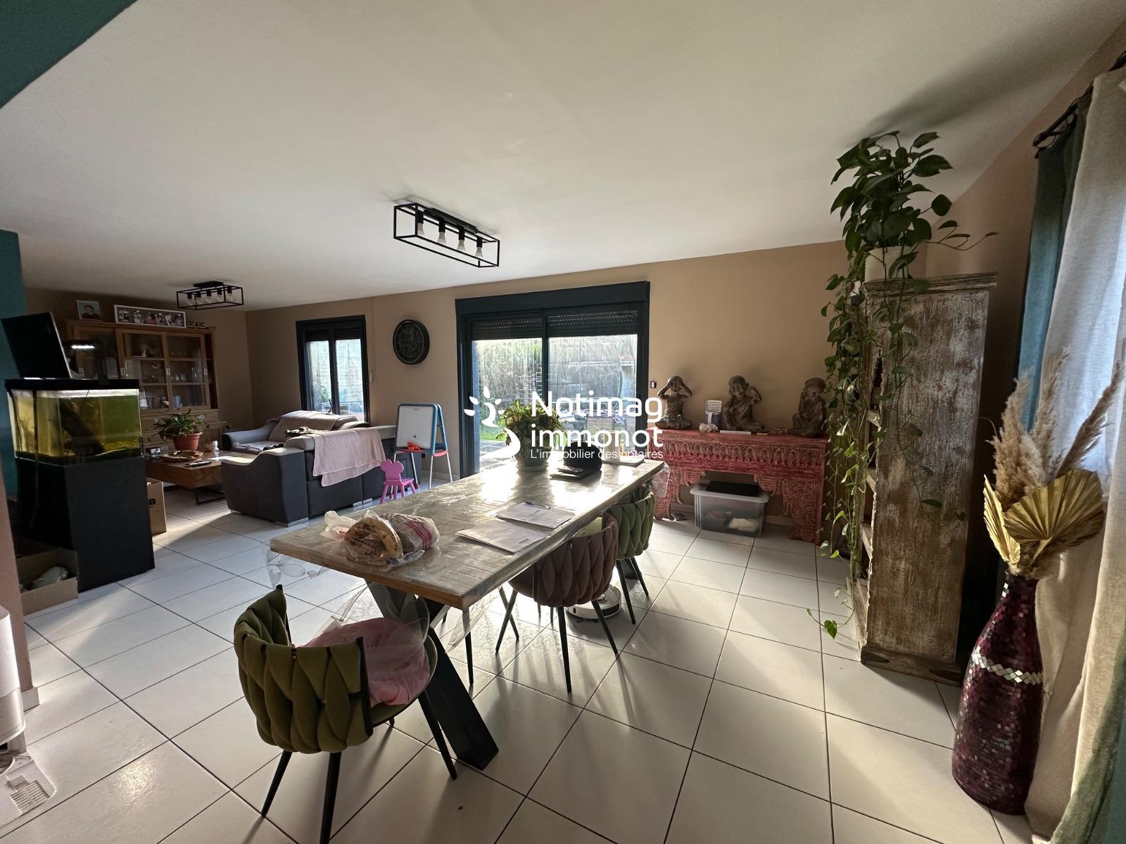 R&eacute;f.:R1593
