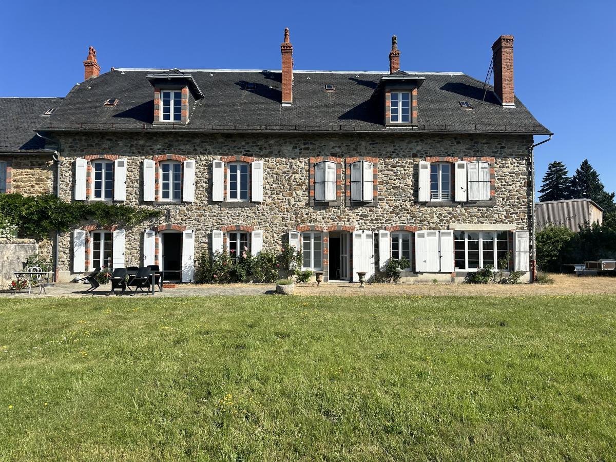 Maison à vendre à Ruynes-en-Margeride (15320)