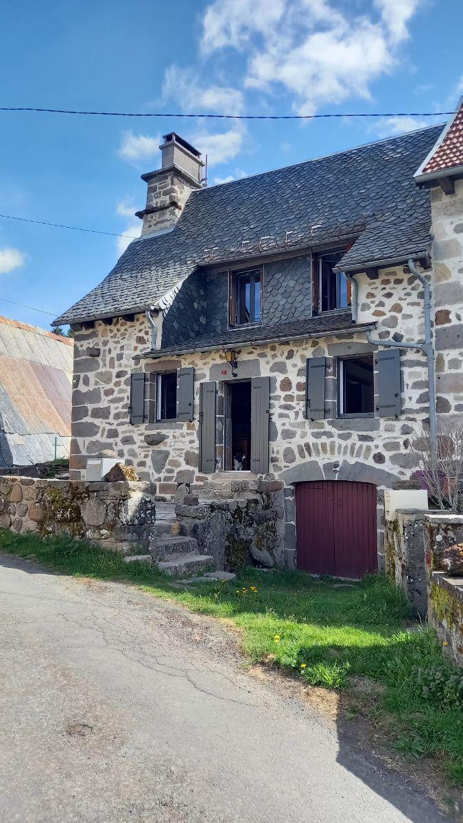 Maison à vendre à Saint-Jacques-des-Blats (15800)